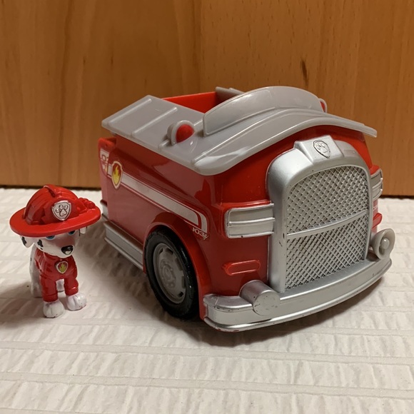 Paw Patrol On-A-Roll Marshall Transforming Firetruck w/Siren - SpinMaster - Picture 4 of 14